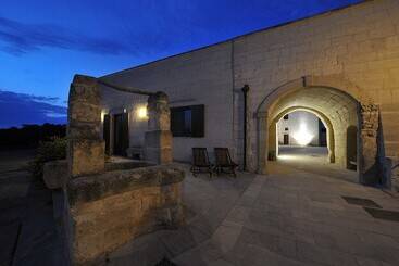 هتل روستایی Masseria Limbitello