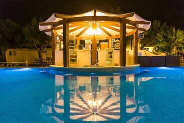 مسافرخانه Nicolaus Club Alimini Smile