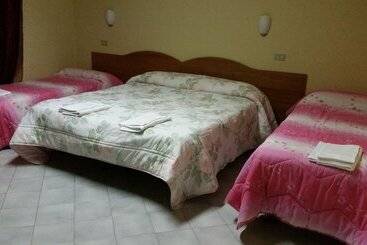 هتل Albergo Il Chiostro