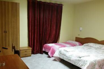 هتل Albergo Il Chiostro