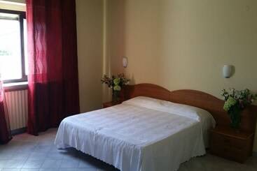 هتل Albergo Il Chiostro