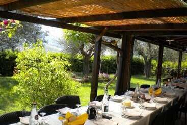 استراحتگاه Il Girasole Country Village