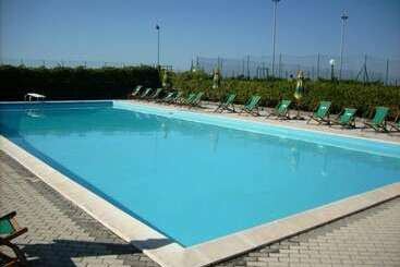 استراحتگاه Villaggio La Fenice