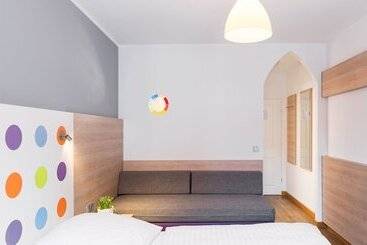 1st Creatif Hotel Elephant