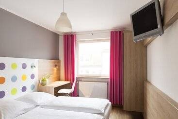 1st Creatif Hotel Elephant