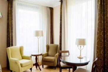 Grand Hotel Karel V