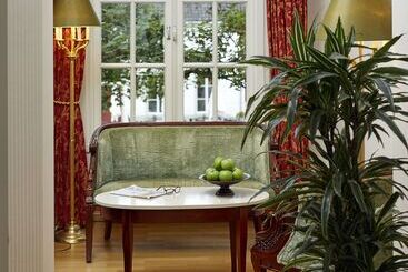 Grand Hotel Karel V