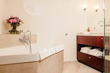 Grand Hotel Karel V