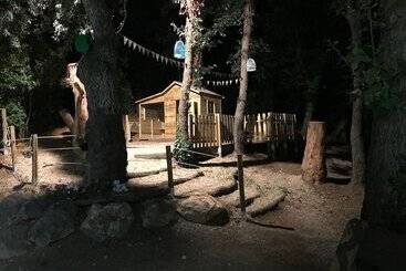 مسافرخانه Esteba