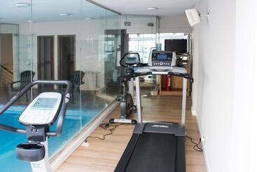 هتل Armon Suites