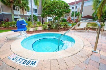 هتل Best Western Plus Orlando Lake Buena Vista South Inn & Suites