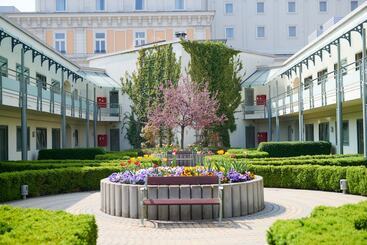 هتل Corinthia  Budapest
