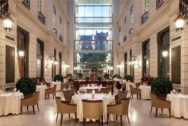 هتل Corinthia  Budapest