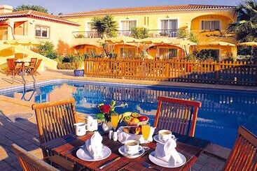 هتل Costa D Oiro Ambiance Village