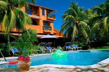هتل Costa Linda Beach