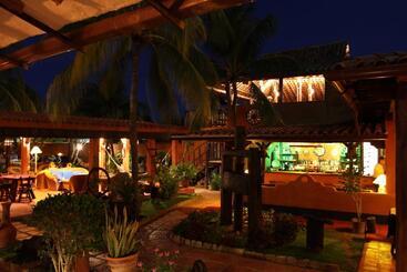 هتل Costa Linda Beach