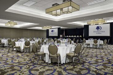 هتل Doubletree By Hilton Chicago O Hare Airport  Rosemont