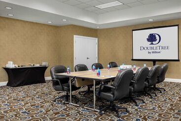 هتل Doubletree By Hilton Chicago O Hare Airport  Rosemont