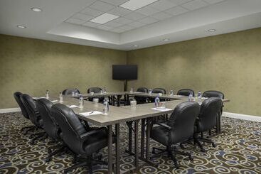 هتل Doubletree By Hilton Chicago O Hare Airport  Rosemont
