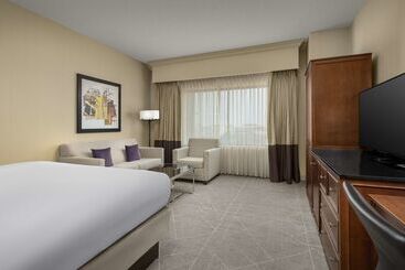 هتل Doubletree By Hilton Chicago O Hare Airport  Rosemont