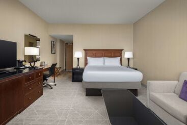 هتل Doubletree By Hilton Chicago O Hare Airport  Rosemont