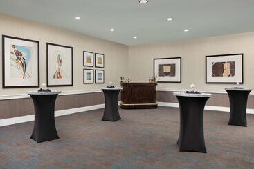 هتل Doubletree By Hilton Chicago O Hare Airport  Rosemont