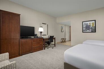 هتل Doubletree By Hilton Chicago O Hare Airport  Rosemont