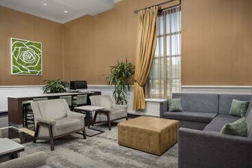 هتل Doubletree By Hilton Chicago O Hare Airport  Rosemont