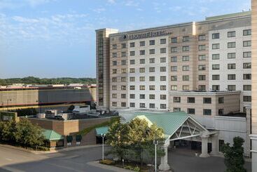 هتل Doubletree By Hilton Chicago O Hare Airport  Rosemont