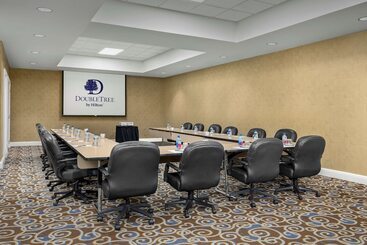 هتل Doubletree By Hilton Chicago O Hare Airport  Rosemont