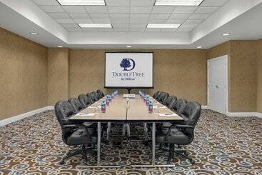 هتل Doubletree By Hilton Chicago O Hare Airport  Rosemont