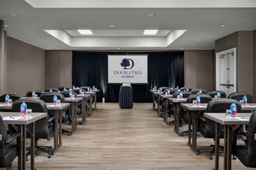 هتل Doubletree By Hilton Chicago O Hare Airport  Rosemont