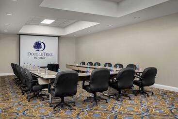 هتل Doubletree By Hilton Chicago O Hare Airport  Rosemont