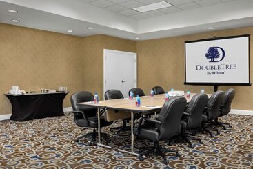 هتل Doubletree By Hilton Chicago O Hare Airport  Rosemont