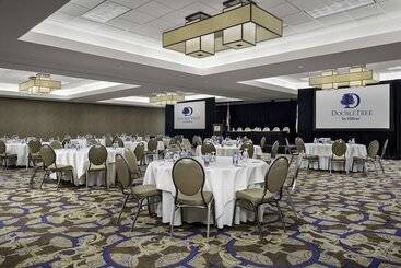 هتل Doubletree By Hilton Chicago O Hare Airport  Rosemont