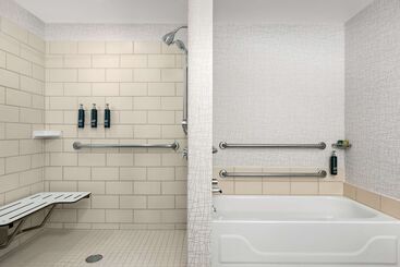 هتل Doubletree By Hilton Chicago O Hare Airport  Rosemont