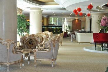 هتل Kunming Green Land