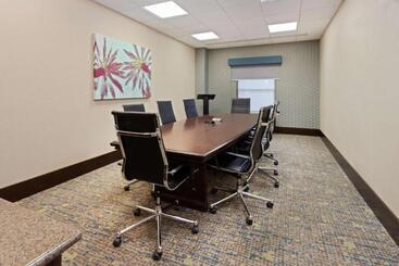 هتل Hampton Inn & Suites Fort Myers Beach/sanibel Gateway