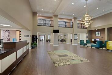 هتل Hampton Inn & Suites Fort Myers Beach/sanibel Gateway