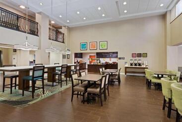 هتل Hampton Inn & Suites Fort Myers Beach/sanibel Gateway