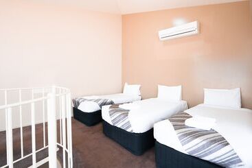 هتل Harbourview Apartment