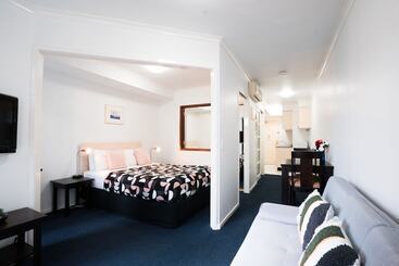 هتل Harbourview Apartment