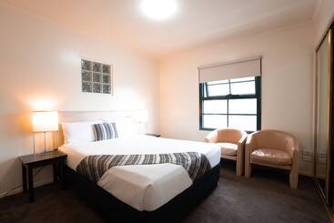 هتل Harbourview Apartment