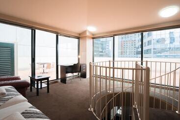 هتل Harbourview Apartment