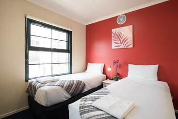هتل Harbourview Apartment