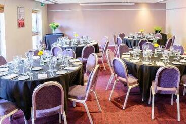 هتل Holiday Inn London Brent Cross