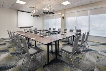 هتل Holiday Inn Montreal Longueuil, An Ihg
