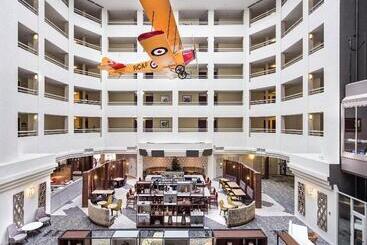 هتل Holiday Inn Montreal Longueuil, An Ihg
