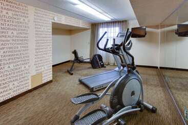 هتل La Quinta Inn By Wyndham Pittsburgh Airport
