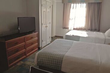 هتل La Quinta Inn By Wyndham Pittsburgh Airport